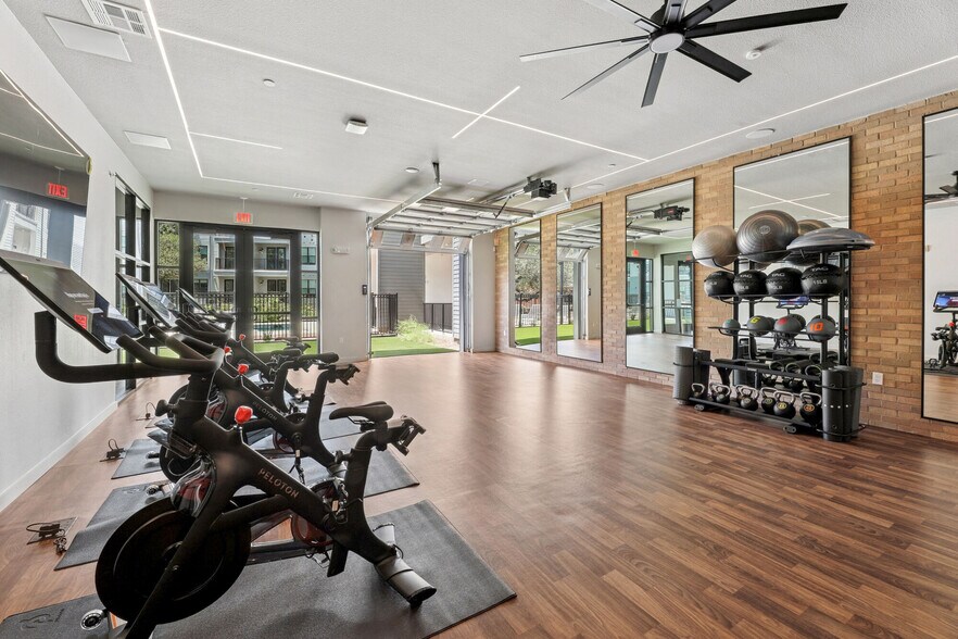 More Photos Of 13701 Lyndhurst St, Austin Apartments For Lease