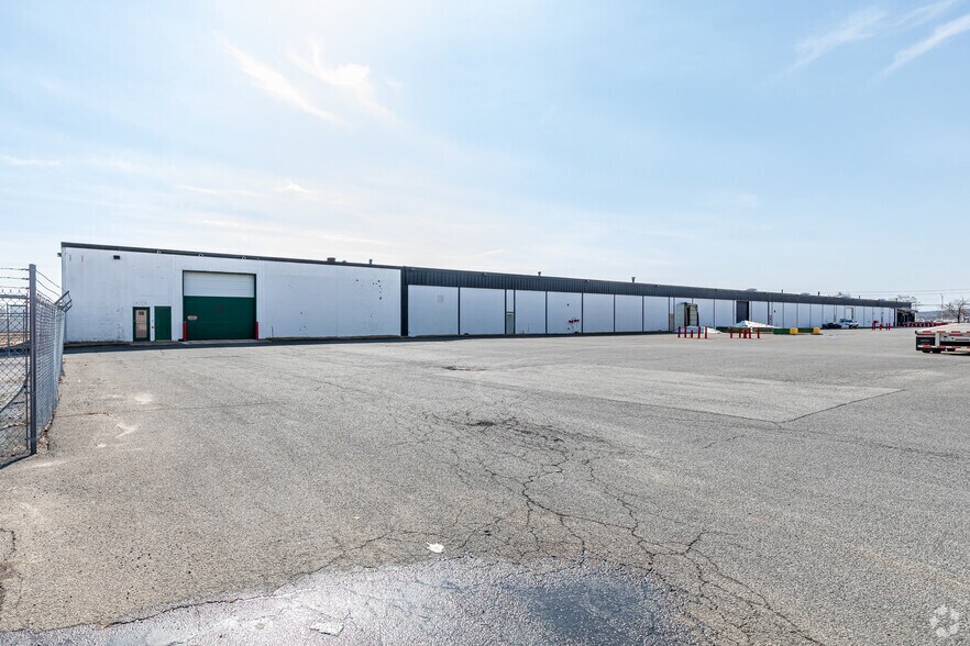 More Photos Of 295 Ella Grasso Tpke, Windsor Locks Warehouse For Lease