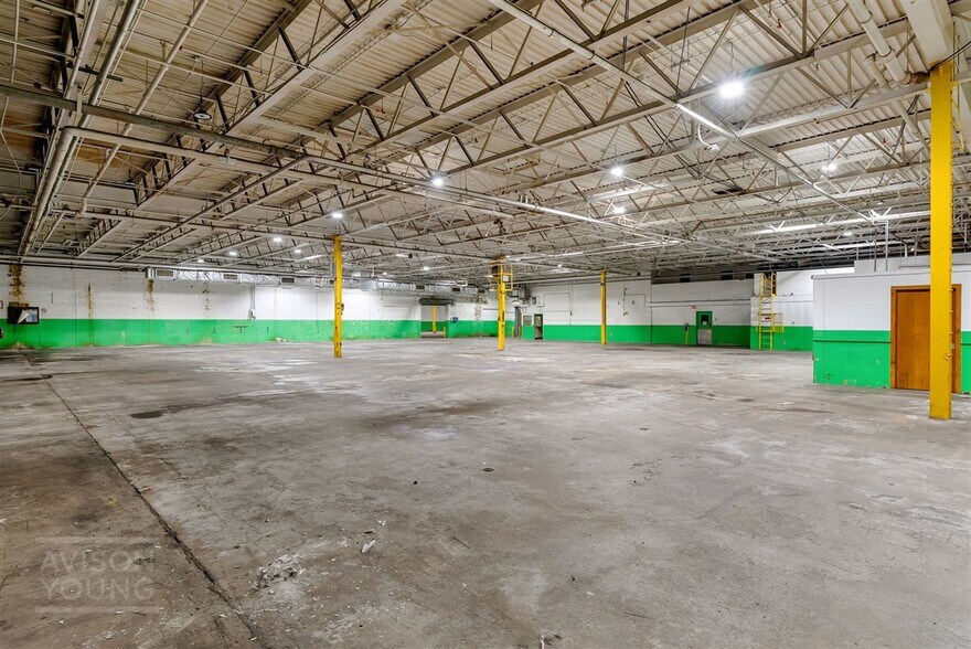 More Photos Of 300 S Main St, Mauldin Warehouse For Sale