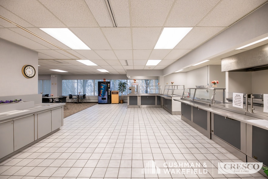 More Photos Of 3401 Enterprise Pky, Beachwood Office For Lease