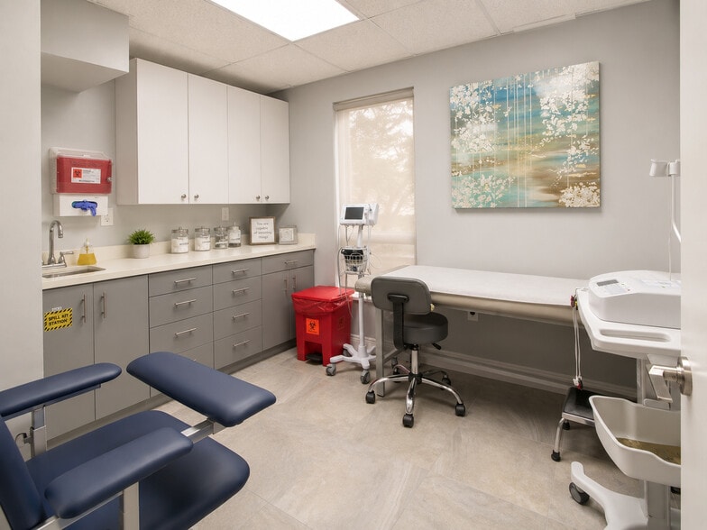 More Photos Of 555 Biltmore Way, Coral Gables Medical For Sale