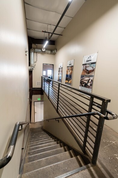 More Photos Of 3000 Airport Dr, Erie Light Manufacturing For Sale