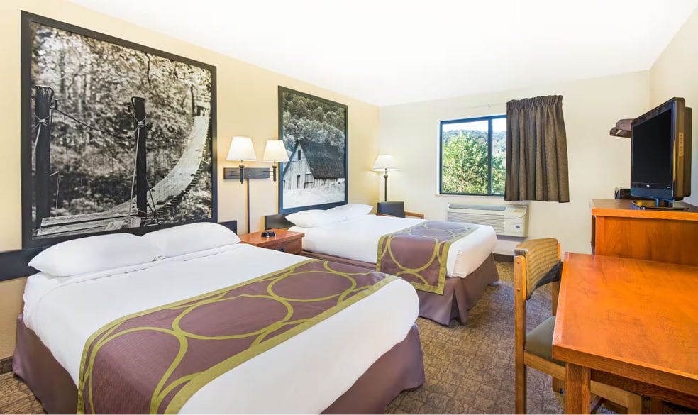 More Photos Of 102 Duke Dr, Ripley Hotel For Sale