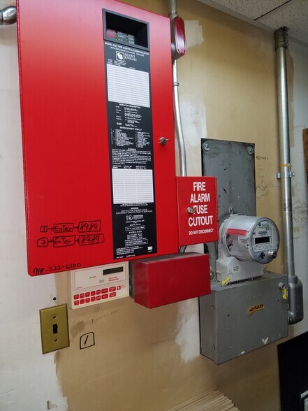 More Photos Of 37-08 Greenpoint Ave, Long Island City Manufacturing For Sale