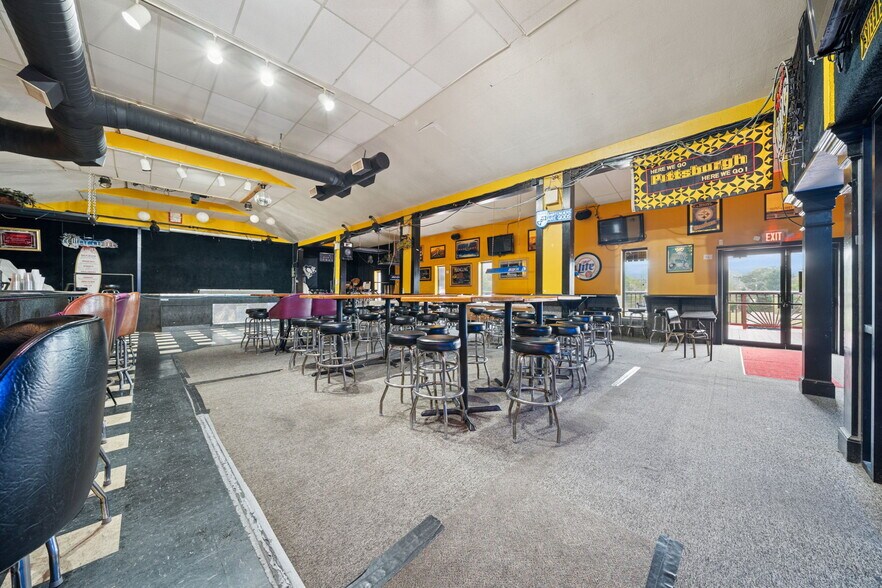 More Photos Of 951 Old Frankstown Rd, Pittsburgh Restaurant For Sale