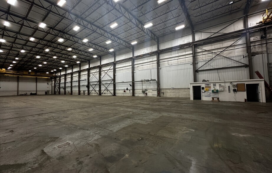 More Photos Of 23680 Research Dr, Farmington Hills Warehouse For Sale