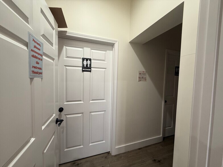 More Photos Of 216-222 E Main, Yadkinville Storefront For Lease