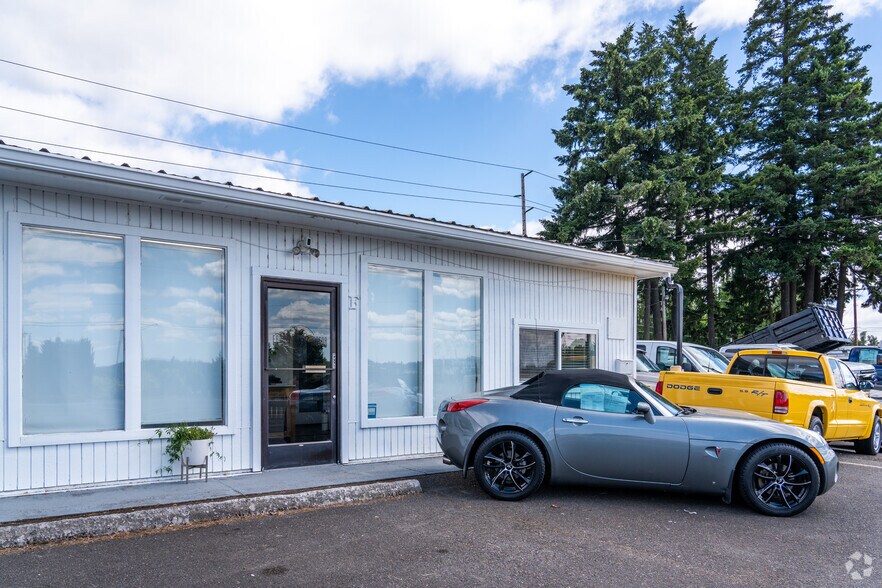 More Photos Of 18435 SW Pacific Hwy, Tualatin Auto Dealership For Sale