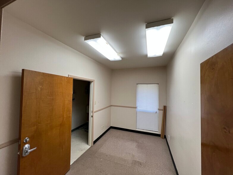 More Photos Of 3770 Private Road 3439, Longview Flex For Sale