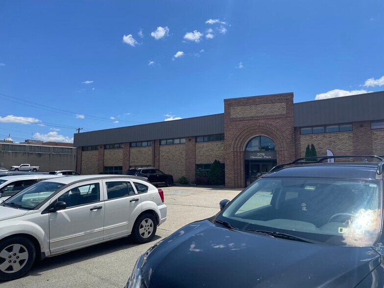 More Photos Of 380 W Chestnut St, Washington Unknown For Lease