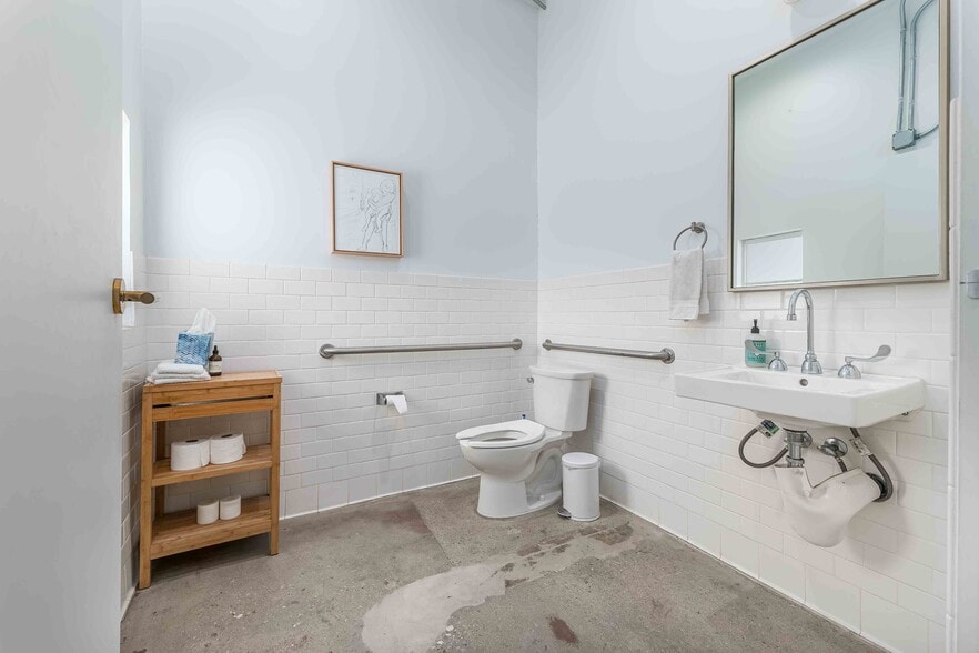 More Photos Of 1605 E 1st St, Los Angeles Loft Creative Space For Sale