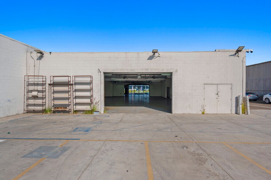 More Photos Of 7865 Balboa Ave, San Diego Freestanding For Lease