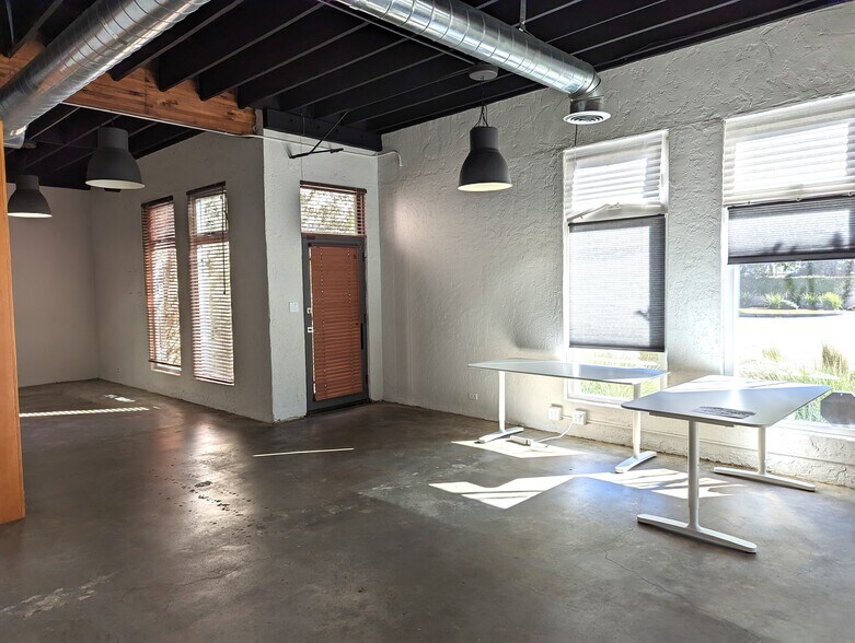 More Photos Of 2301-2323 W 190th St, Redondo Beach Industrial For Lease