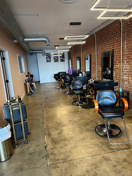 More Photos Of 2112 Morris Ave, Birmingham Office For Lease
