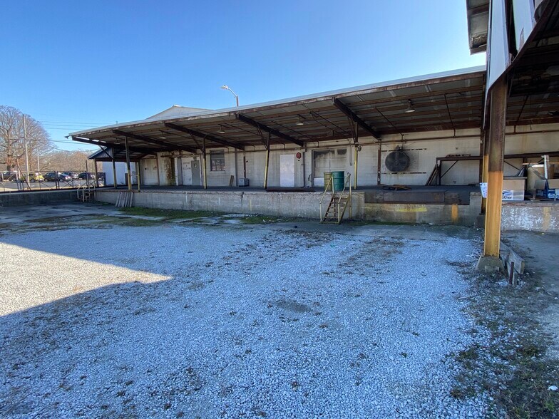 More Photos Of 245 Erie St, Huntington Industrial For Sale