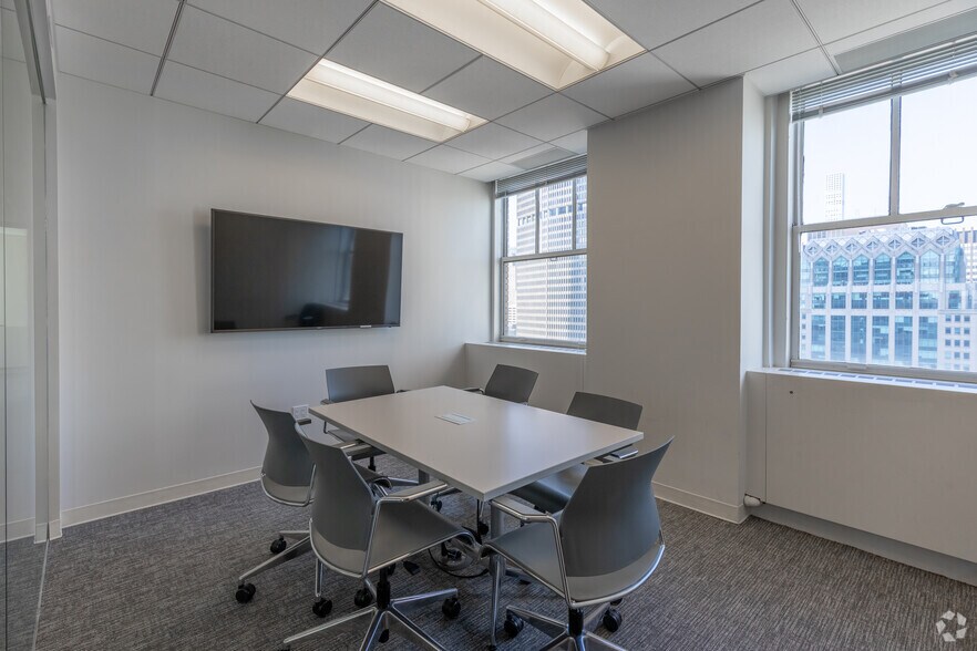 More Photos Of 122 E 42nd St, New York Coworking Space