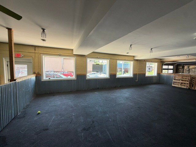 More Photos Of 2197 S Kinnickinnic Ave, Milwaukee Storefront Retail Office For Lease