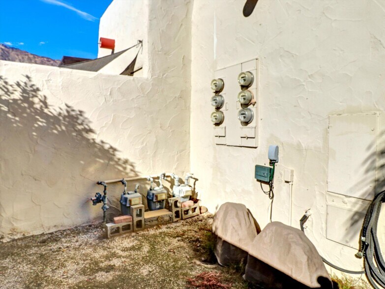 More Photos Of 525 S Thornhill Rd, Palm Springs Apartments For Sale