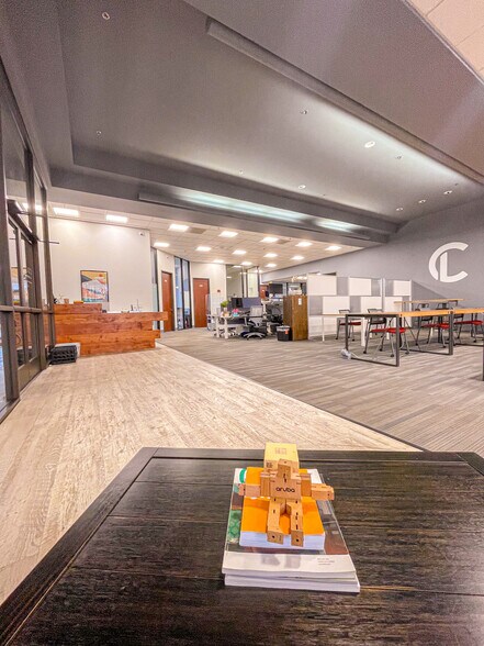 More Photos Of 915 Broadway St, Vancouver Office For Lease