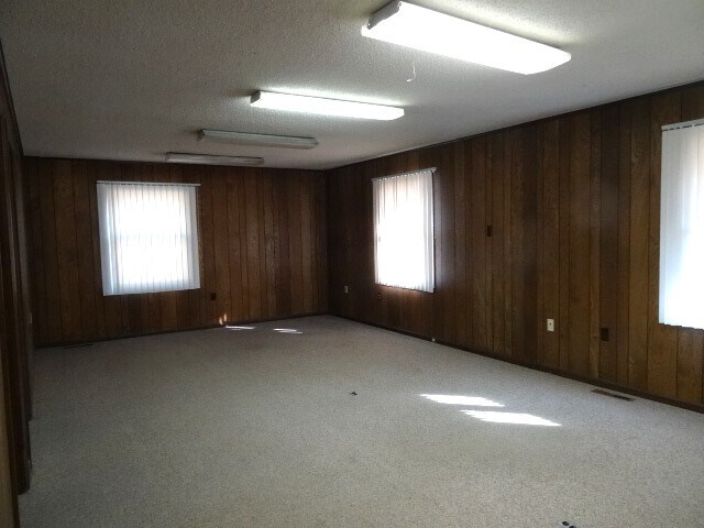 More Photos Of 612 W Fort Scott St, Butler Office For Sale