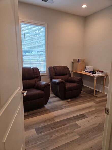 More Photos Of 4300 Westbrook Building B, Suwanee Medical For Lease