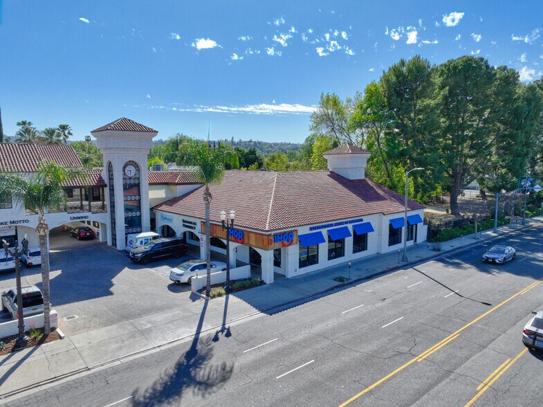 More Photos Of 19100 Ventura Blvd, Tarzana Storefront Retail Office For Lease