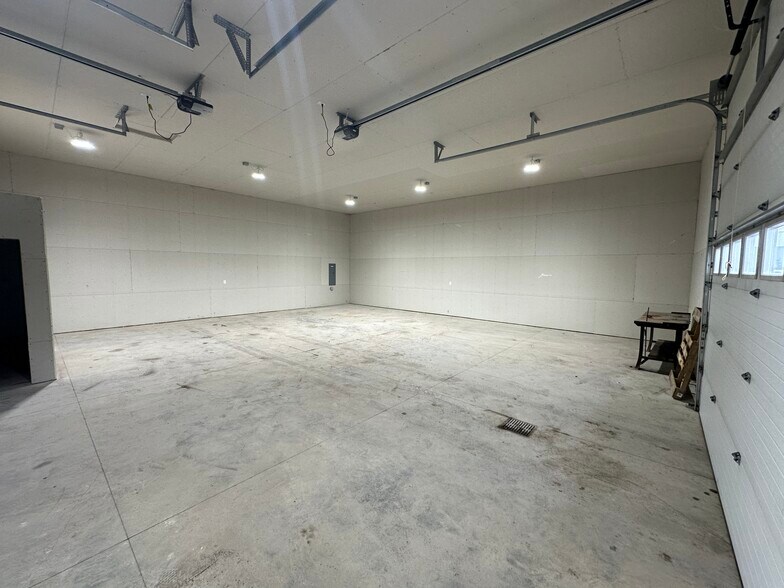 More Photos Of 9775 Industrial Drive: Unit 108, Horace Flex For Lease