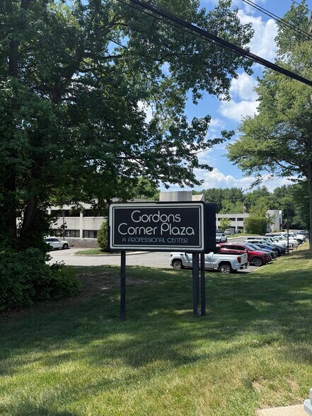 More Photos Of 225 Gordons Corner Rd, Manalapan Township Medical For Lease