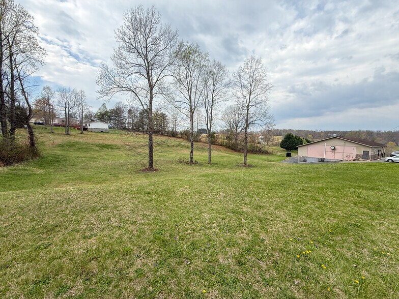 More Photos Of 40 Sallys Ridge Rd, Henry Restaurant For Sale