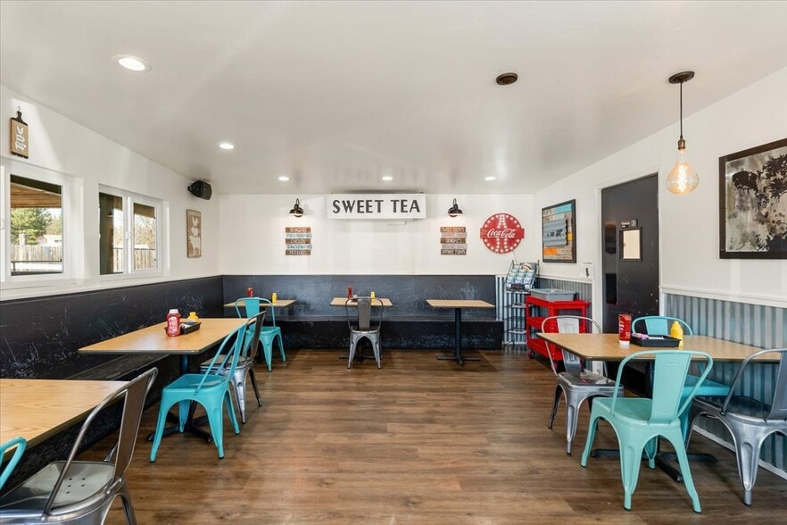 More Photos Of 404 CA-3 Hwy, Etna Restaurant For Sale