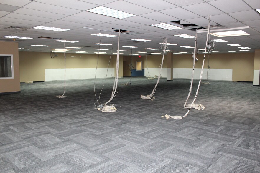 More Photos Of 251 John James Audubon Pky, Amherst Office For Lease