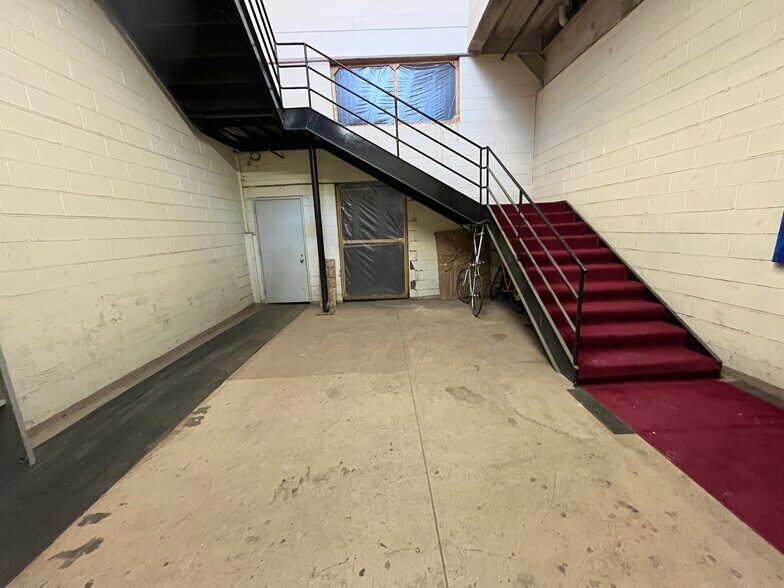More Photos Of 100 Hinsdale St, Brooklyn Industrial For Sale