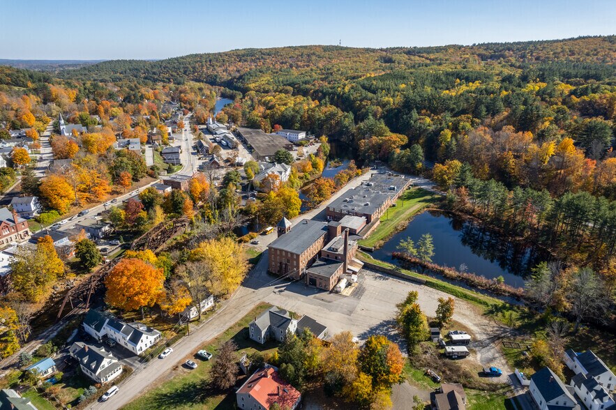 More Photos Of 1 Riverside Way, Wilton Warehouse For Lease