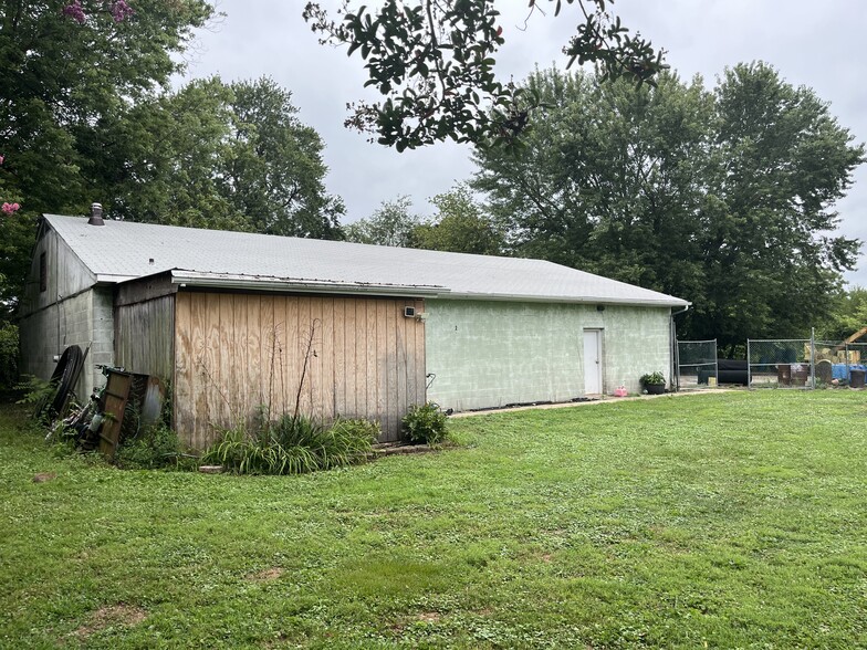 More Photos Of 135 Hanover Pike, Hampstead Flex For Sale