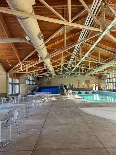 More Photos Of 18135 Cottonwood Rd, Sunriver General Retail For Sale