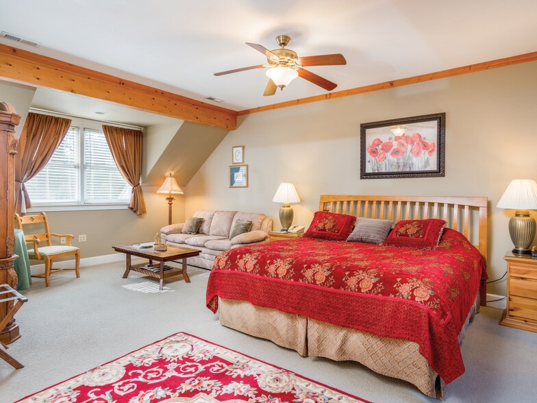 More Photos Of 86 Lily Pad Ln, Flat Rock Hotel For Sale