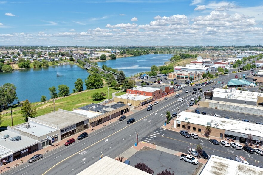 More Photos Of 100 E Broadway Ave, Moses Lake Office For Lease