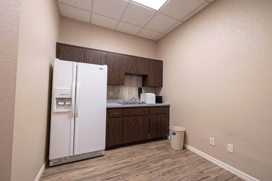 More Photos Of 5608 SE 113th St, Belleview Office For Lease
