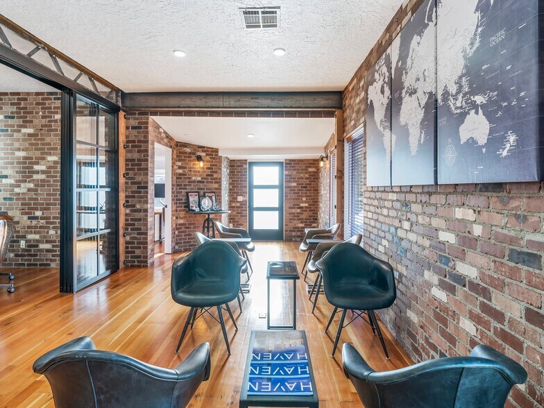 More Photos Of 2917 Washington St, Vancouver Storefront Retail Office For Sale