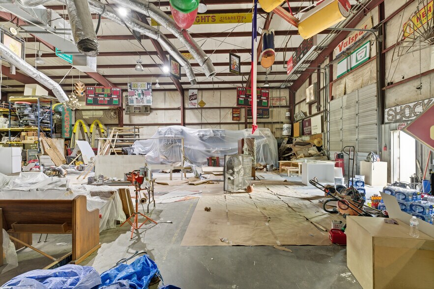 More Photos Of 9129 Irvington Blvd, Houston Warehouse For Sale