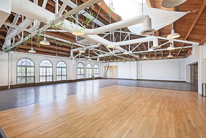 More Photos Of 1100 Folsom St, San Francisco Loft Creative Space For Sale