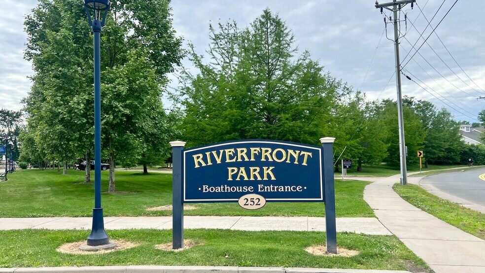 More Photos Of 14 Concord St, Glastonbury Office Residential For Lease