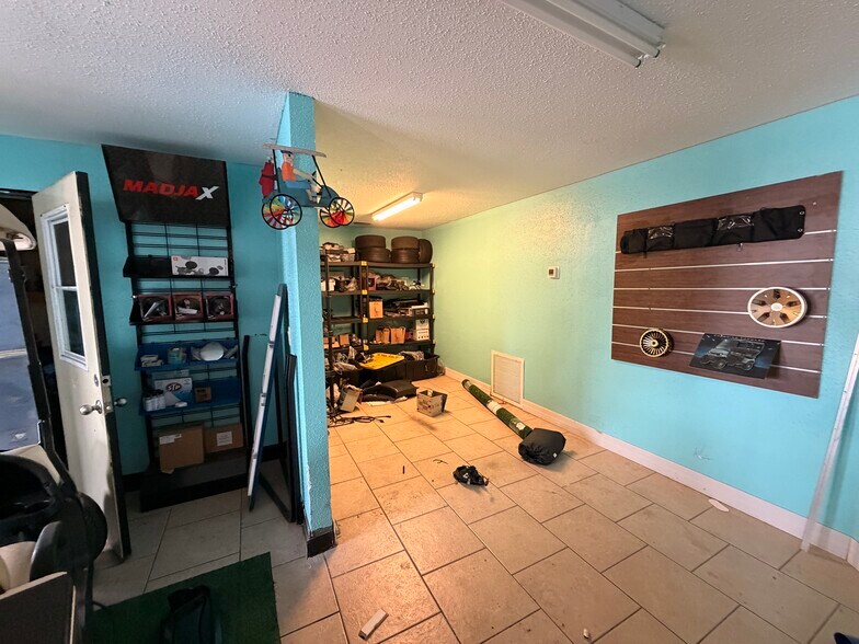 More Photos Of 904 Jan-Mar Ct, Clermont Flex For Lease