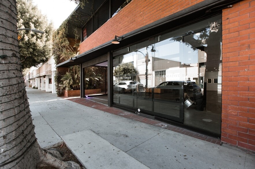 Primary Photo Of 321-325 S Robertson Blvd, Beverly Hills Storefront Retail Office For Lease