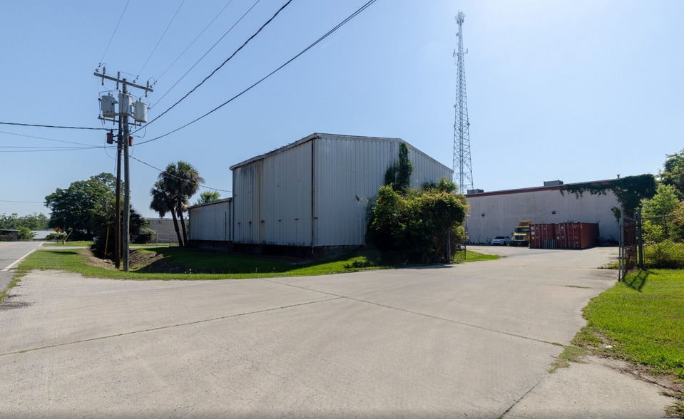 More Photos Of 42 Ross Rd, Savannah Warehouse For Sale