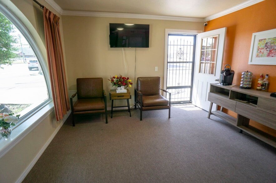 More Photos Of 1208 Oklahoma Ave, Woodward Hotel For Sale