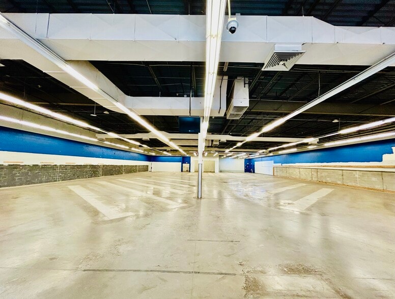More Photos Of 1181 N Greece Rd, Rochester Freestanding For Lease