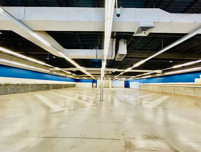 More Photos Of 1181 N Greece Rd, Rochester Freestanding For Lease
