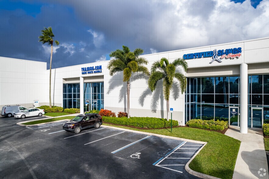More Photos Of 7830 Byron Dr, Riviera Beach Manufacturing For Lease