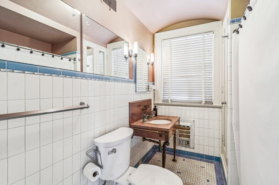 More Photos Of 7735 Mocking Bird Ln, San Antonio Lodge Meeting Hall For Sale